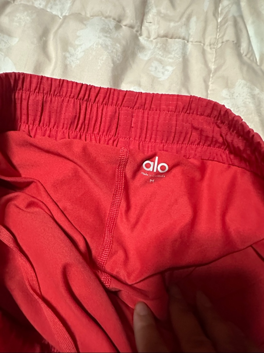 Alo shorts - Picture 4 of 6